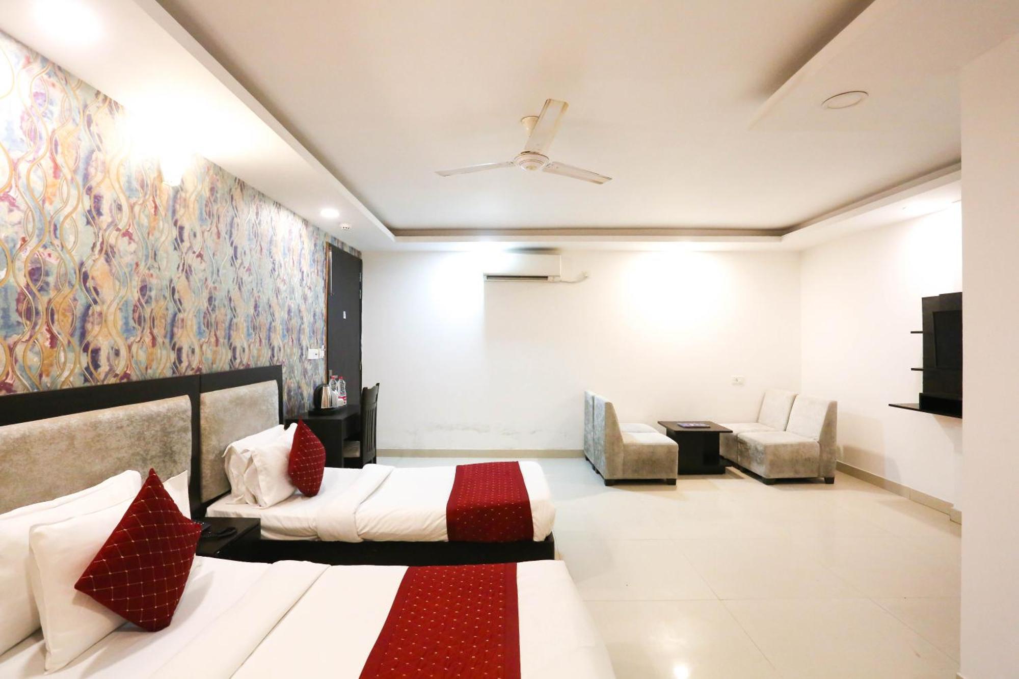 Hotel Aashiyana New Delhi Bagian luar foto