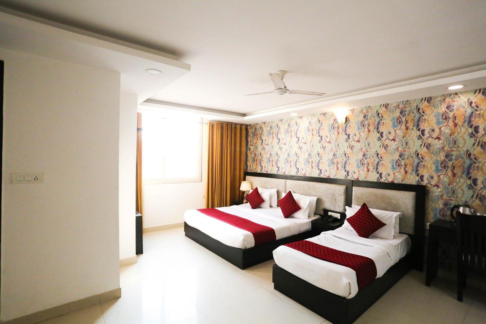 Hotel Aashiyana New Delhi Bagian luar foto