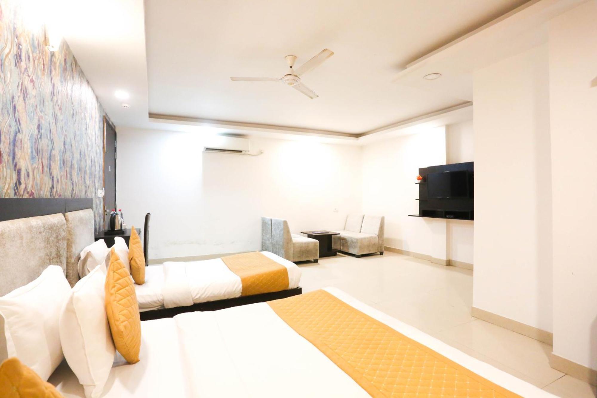 Hotel Aashiyana New Delhi Bagian luar foto