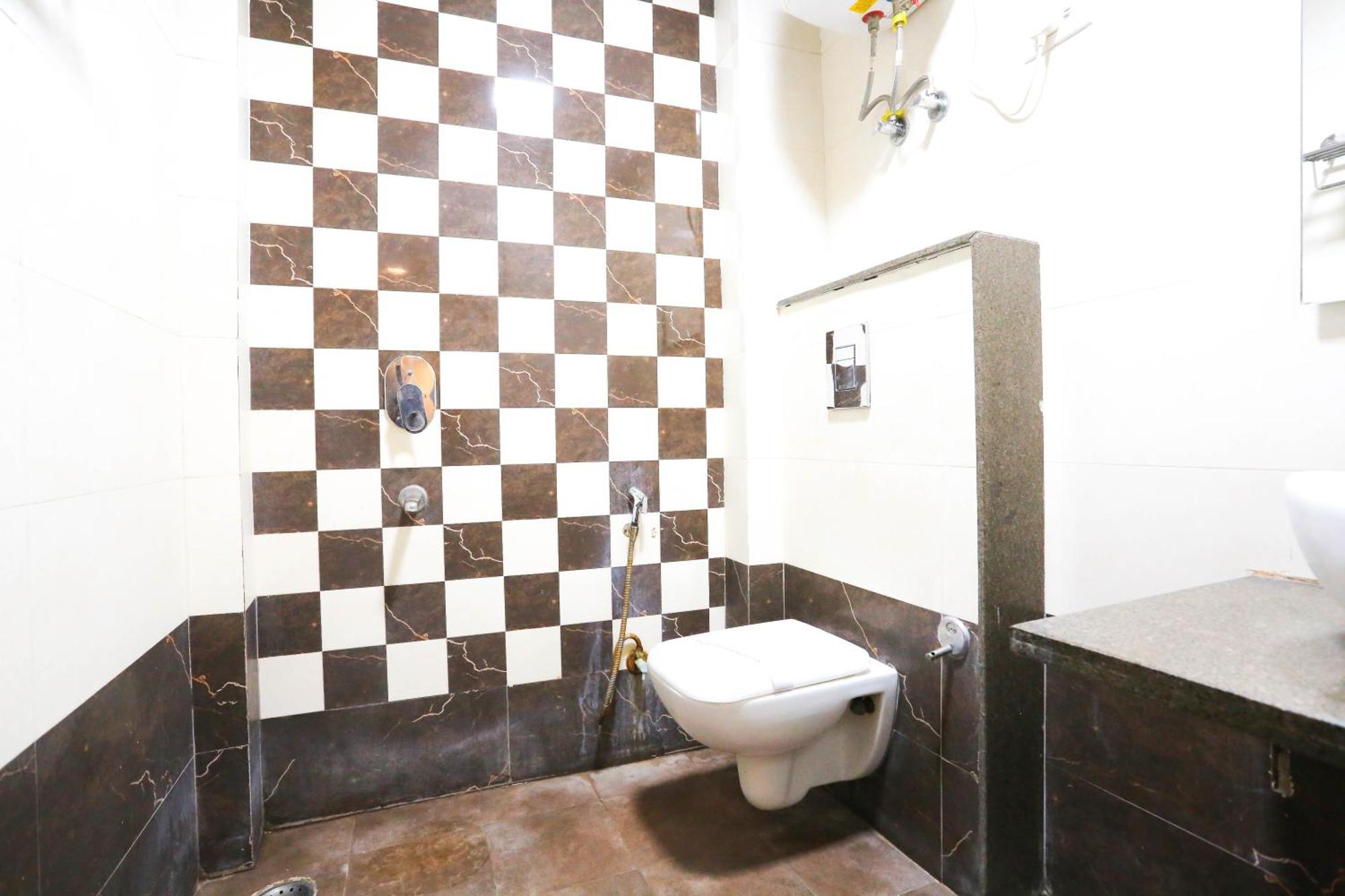 Hotel Aashiyana New Delhi Bagian luar foto