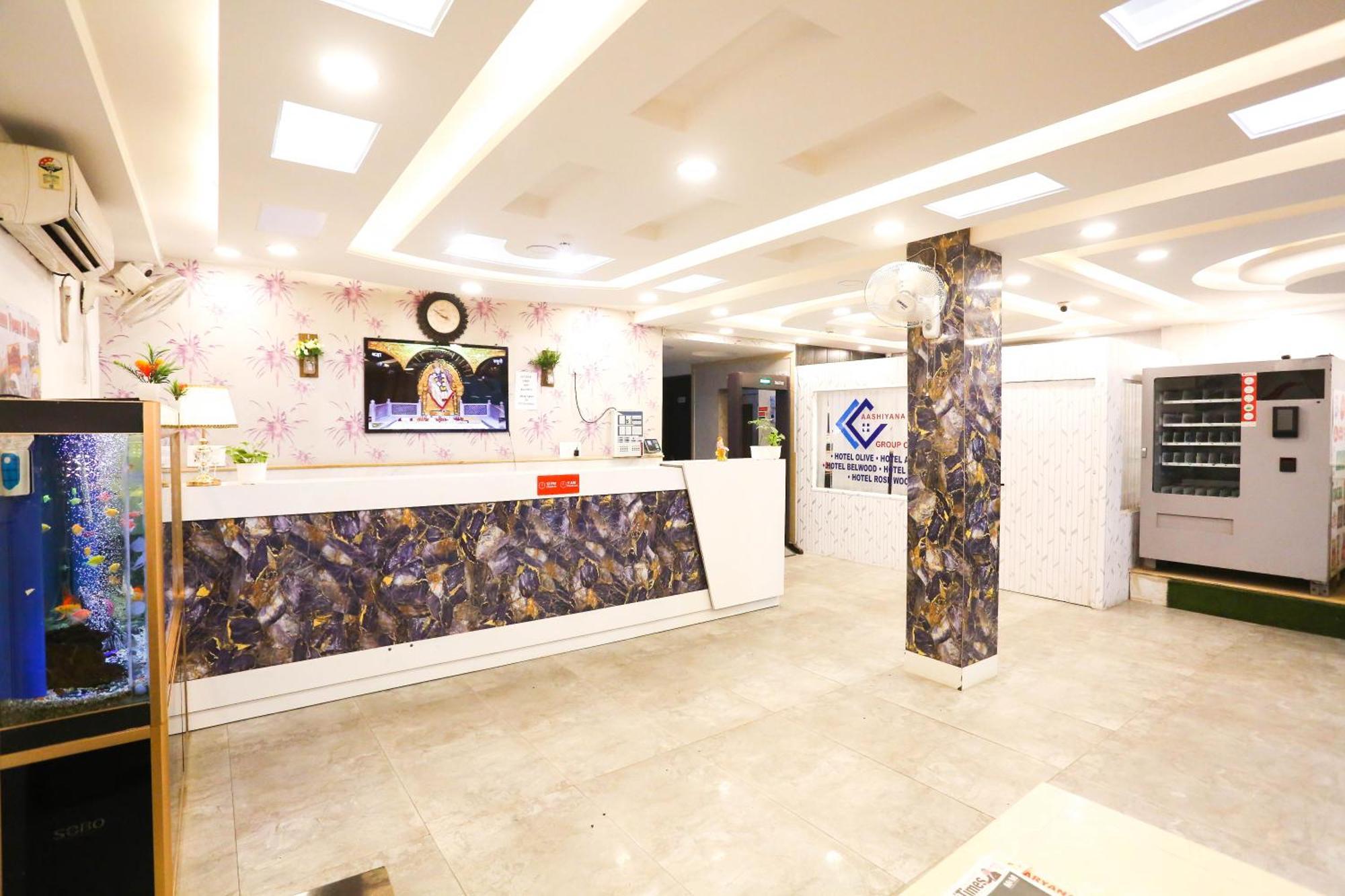 Hotel Aashiyana New Delhi Bagian luar foto