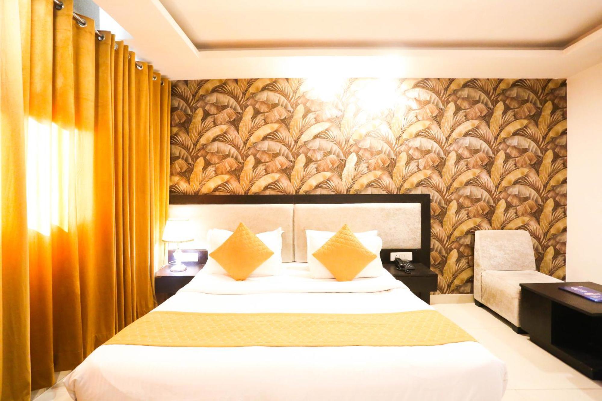 Hotel Aashiyana New Delhi Bagian luar foto