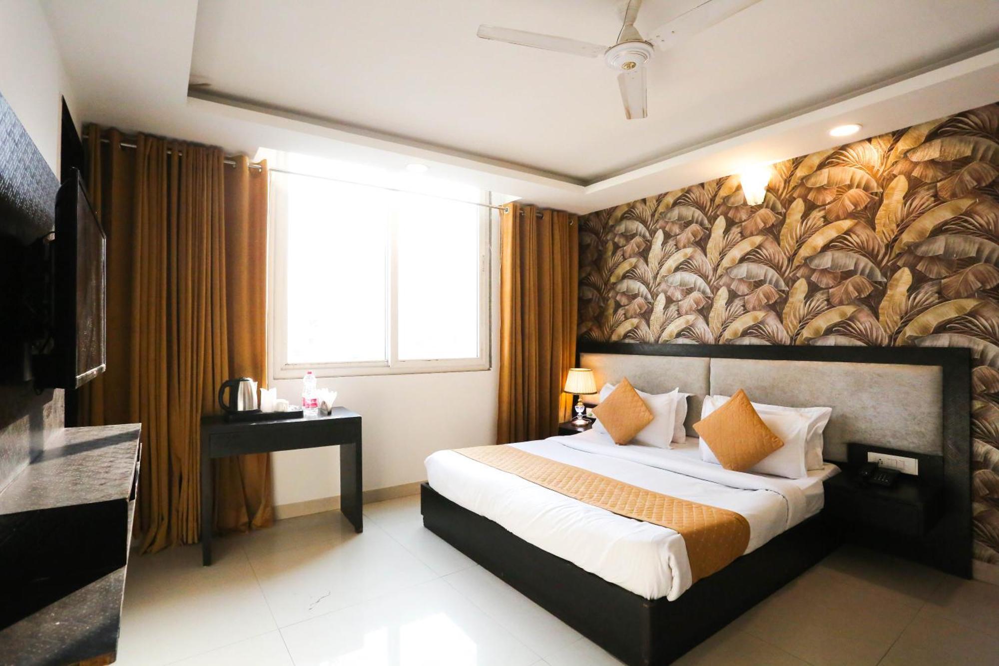 Hotel Aashiyana New Delhi Bagian luar foto